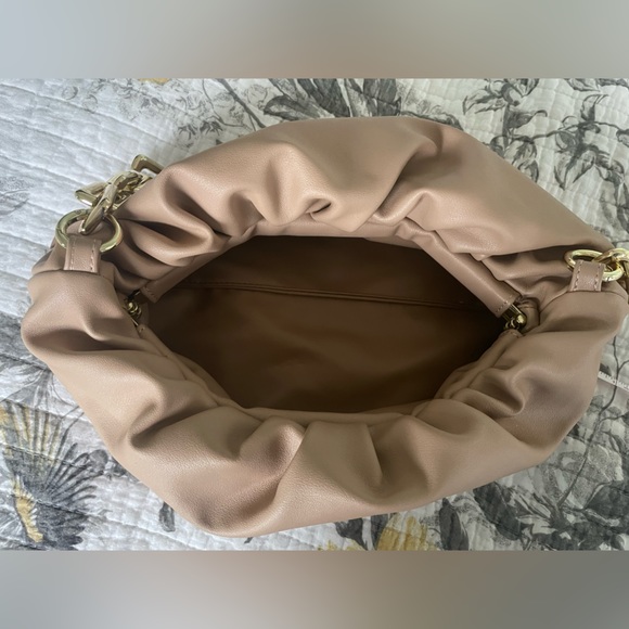 Bottega inspired Beige Dumpling Bag with Gold Chain - Picture 3 of 16